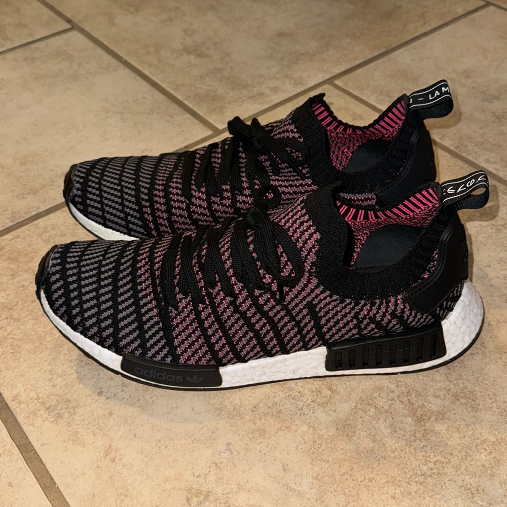 Adidas NMD R1 STLT PK